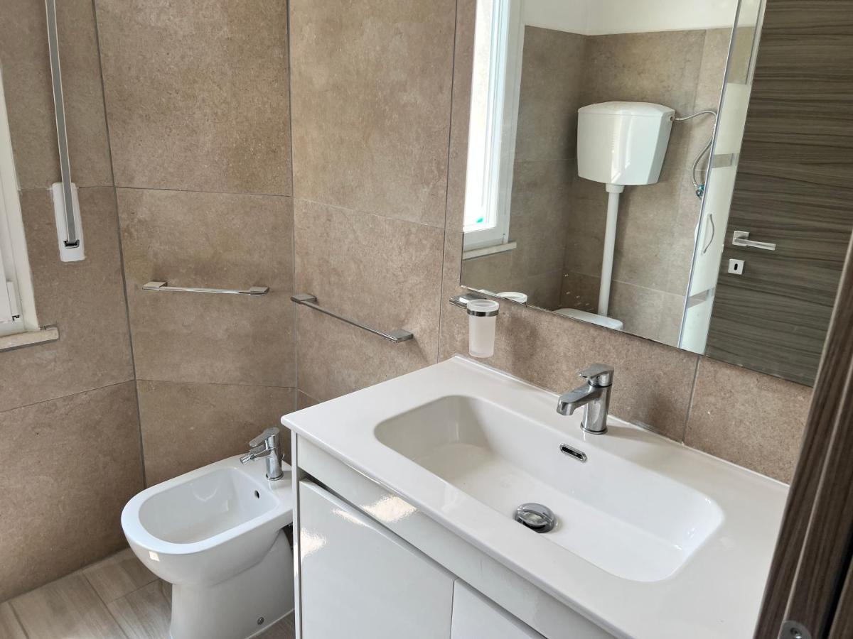 I Lecci Villa Livorno Ngoại thất bức ảnh